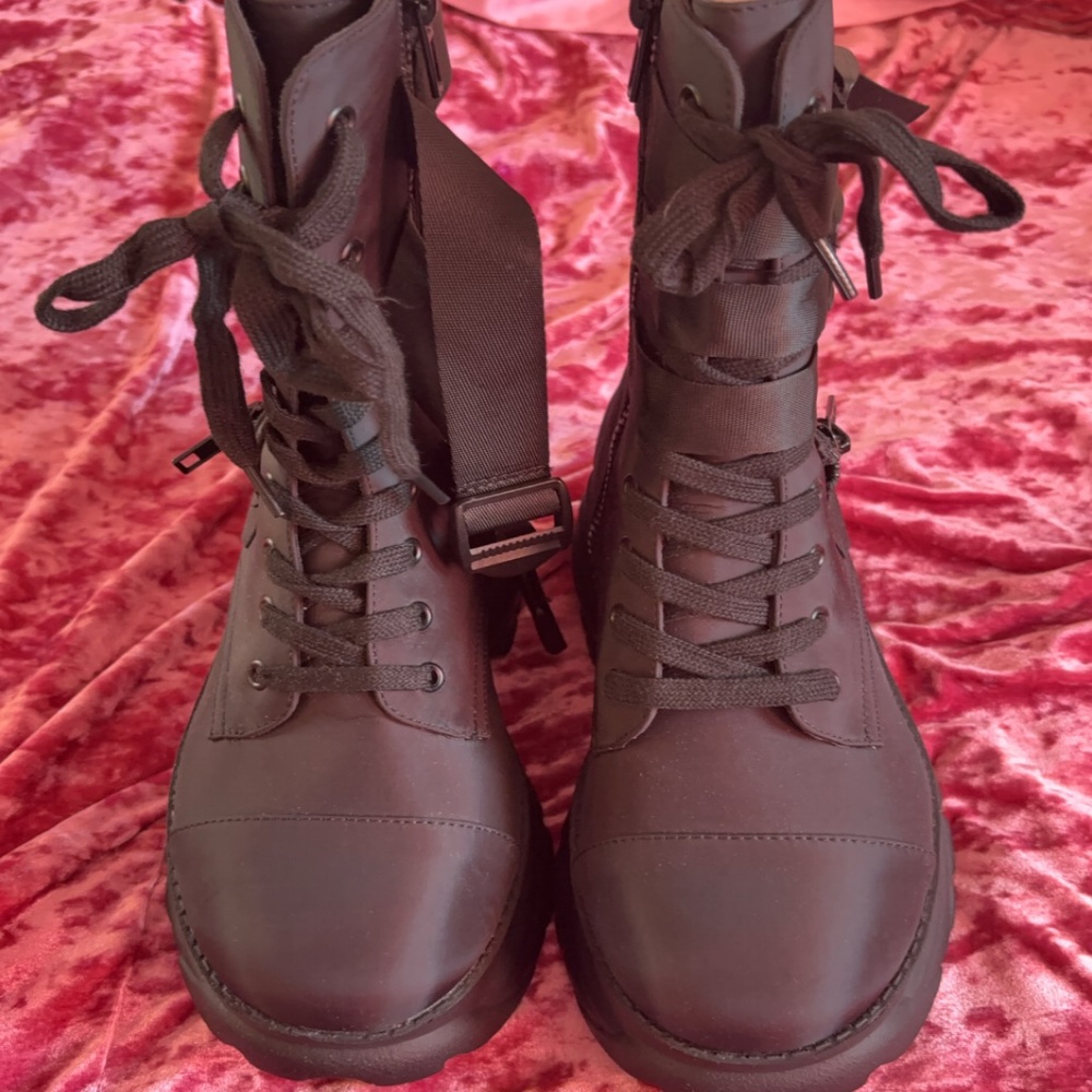 MAD HUSTLE POCKET COMBAT BOOTS POSTER GIRL SOLD OUT